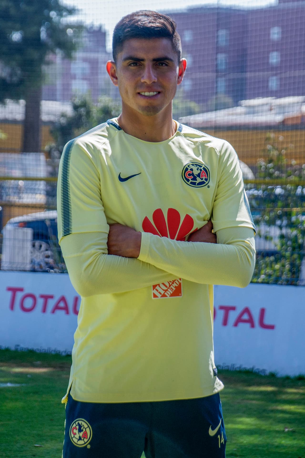 "Sabes que Pachuca viene haciendo bien las cosas en los últimos años, comenzamos con el pie derecho y esperamos hacerlo bien en casa", señaló.