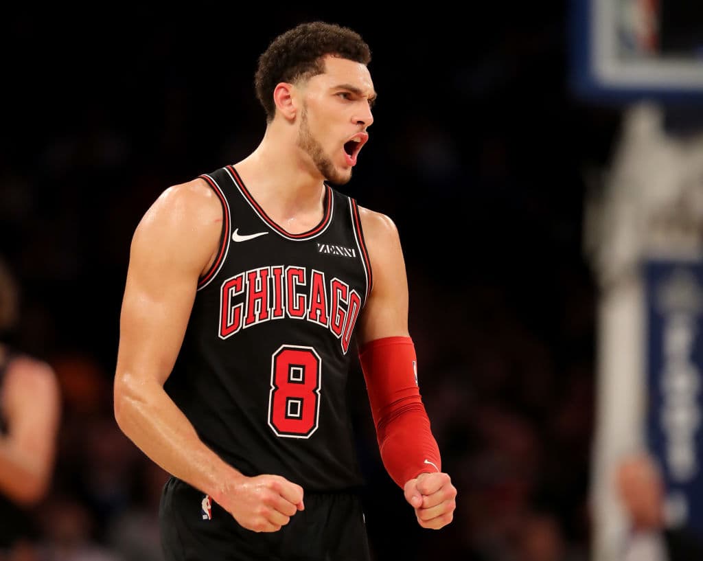 <b>Chicago 116-115 New York (2OT)</b>. Zach LaVine tuvo la noche de su carrera, al anotar 41 puntos en el triunfo en doble tiempo extra de los Bulls (3-8) ante los Knicks (3-8) en el Madison Square Garden.