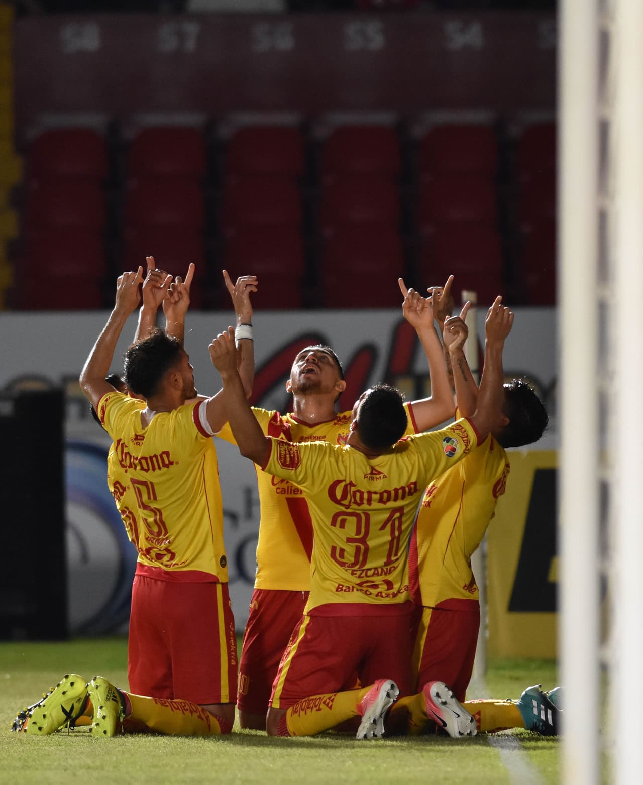 Muestras de apoyo en la Liga MX: Veracruz 2-1 Morelia