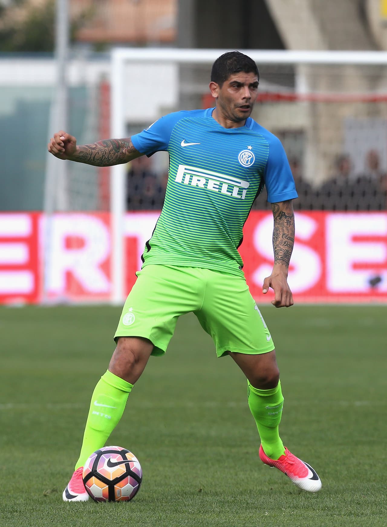Pese a la pésima temporada del Inter de Milán, Éver Banega regresa a Argentina tras ausentarse algunos juegos durante la dirección de Bauza.