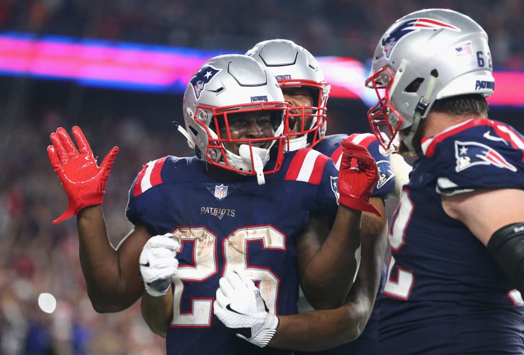 <b>4) New England Patriots (3-2)</b>. Cada vez que pensamos que los Pats están muertos o que es el final, se las arreglan para acallarnos. El triunfo ante los Colts deja claro que están más vivos que nunca.