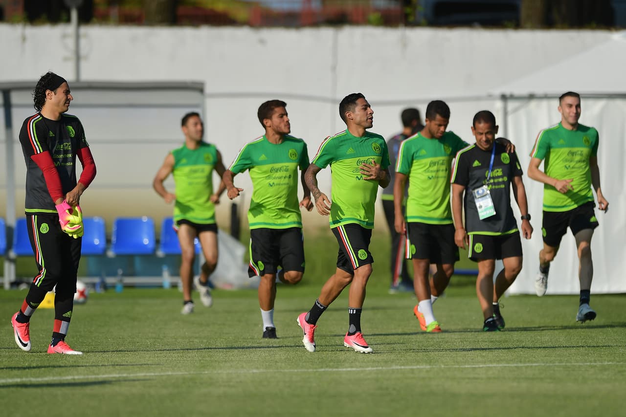 Una vez acabó esta fase de la jornada, el equipo comenzó a realizar rondos en muy buena onda.