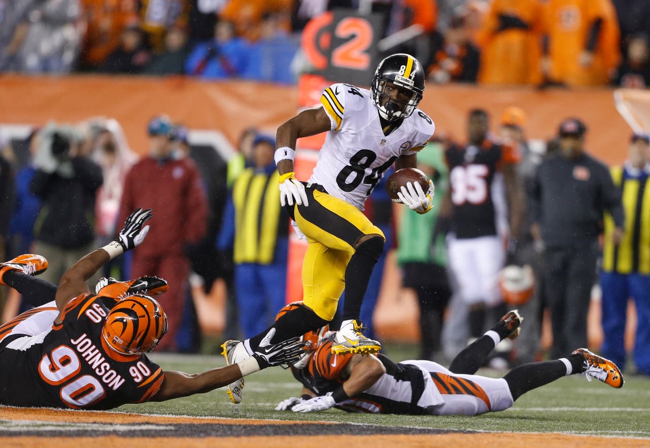 2 ANTONIO BROWN – Pittsburgh Steelers. No importan los problemas en los que se metan los Steelers, juego tras juego Antonio Brown es productivo y aparece en las jugadas clave, incluso en la que lo conmocionaron. Contra los Bengals tuvo 7 recepciones para 119 yardas.