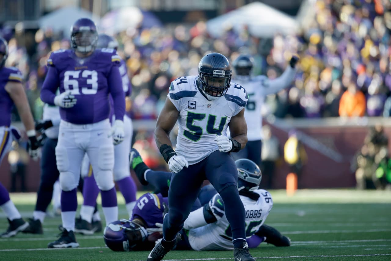 7 BOBBY WAGNER – Seattle Seahawks. Necesitaron un milagro para seguir vivos, aun así la defensiva hizo su trabajo limitando a los Vikings en 183 yardas totales. Wagner fue el más activo con 8 tackleadas y una captura de quarterback de las 3 sobre Teddy Bridgewater.