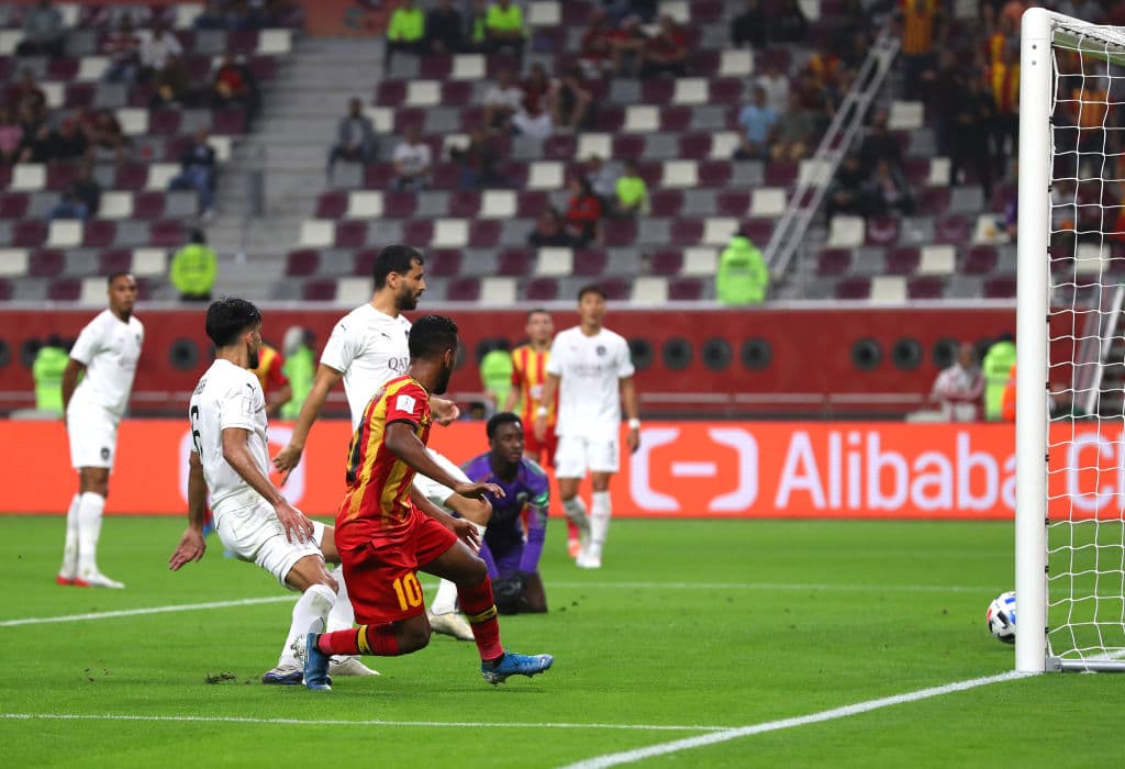 Con hat-trick de Hamdou Elhouni, doblete de Badri y uno m´ás de Derbali, el Es Tunis venció 6-2 al Al Sadd de Xavi Hernández.
