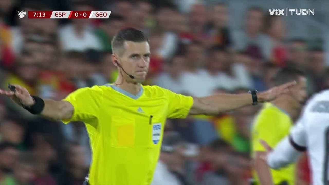 ¿Era penal? Se enciende la polémica y España se siente 'robada'