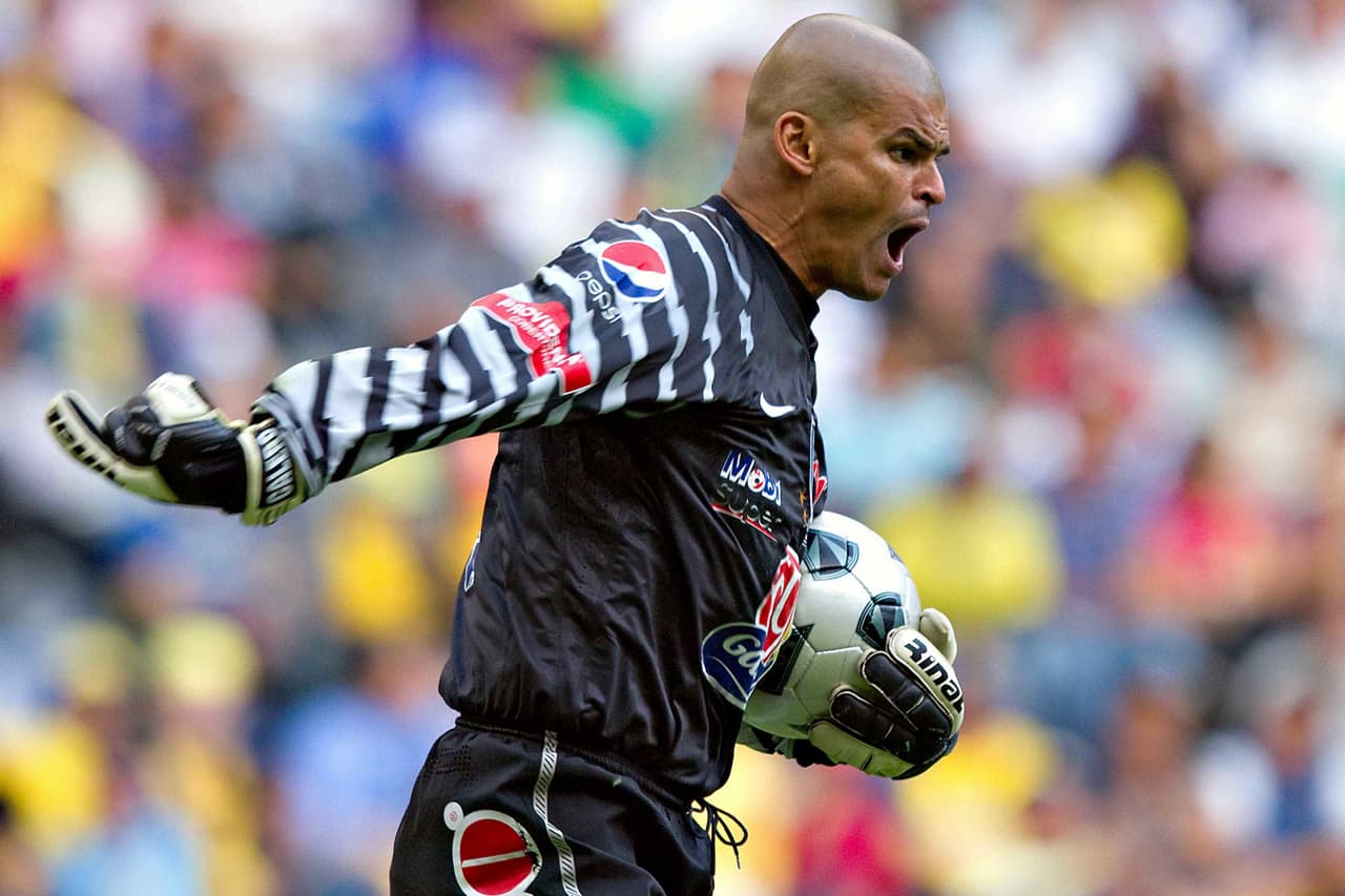 Miguel Calero y Juan José Calero: el hijo del ex portero de Pachuca se desempeña como delantero con los Tuzos, tiene 19 años y juega con las selecciones menores de Colombia.