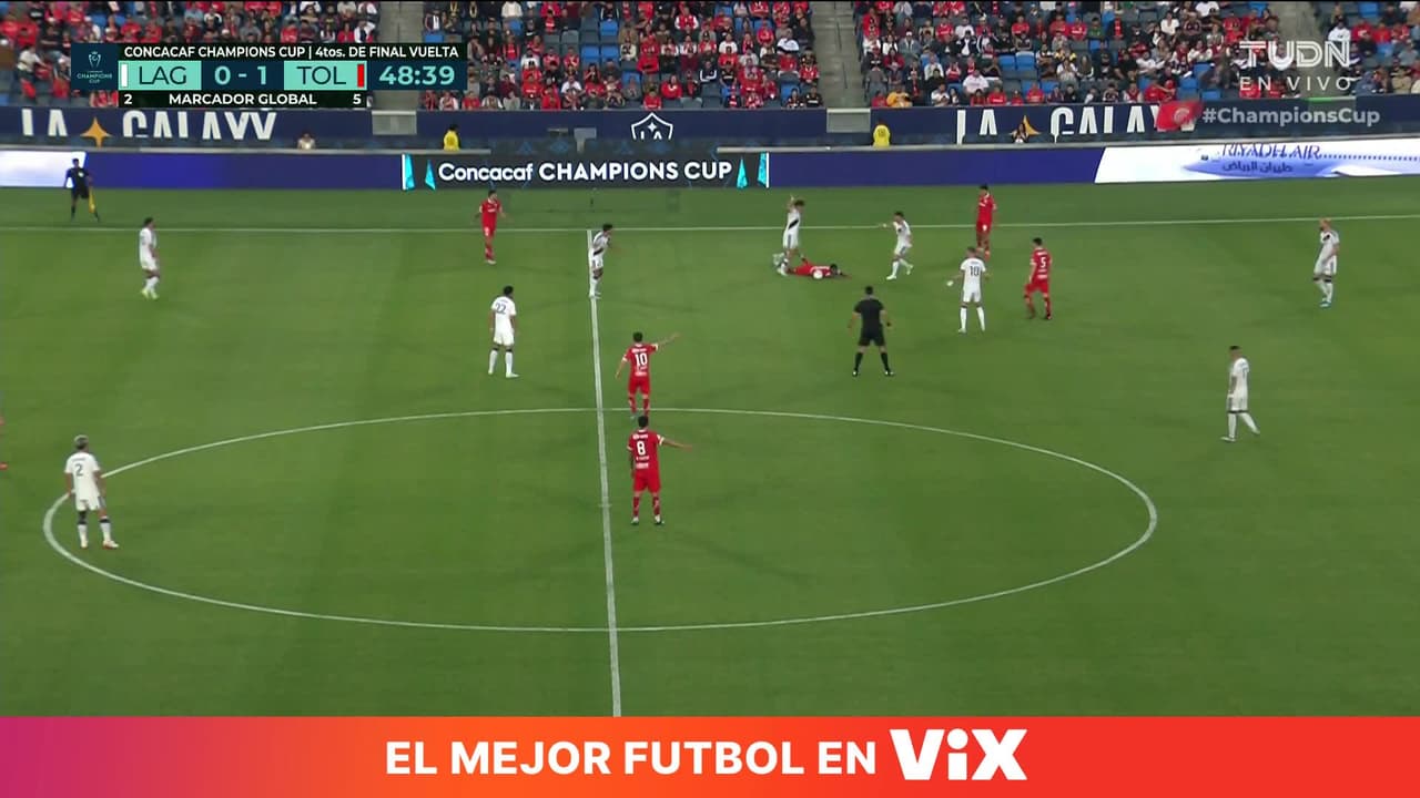 ¿Esto no era penal? Falta sobre Reus en el área pero el árbitro no marca nada