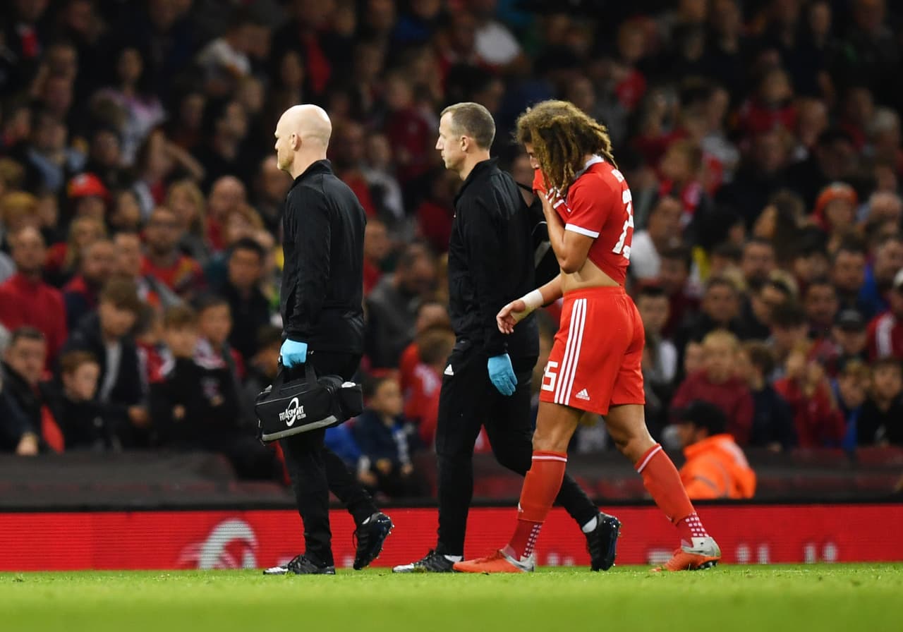 En la segunda parte las noticias no fueron mejores para los británicos. Al minuto 50 tuvo que salir por lesión Ethan Ampadu.