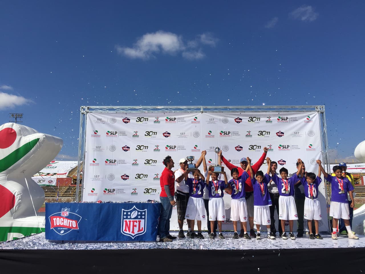 Con la participación de 18 equipos de 10 estados de la república, se llevó a cabo la final del Torneo Nacional NFL Tochito CONADE 2015, en el que se coronaron como campeones los Baltimore Ravens de Querétaro por un marcador de 51 – 45 contra Pittsburgh Steelers de Ciudad de México.