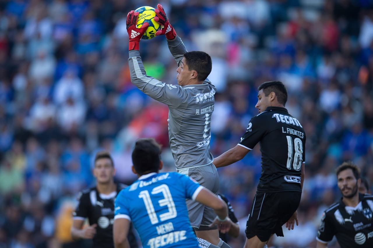 Hugo González por fin jugó un partido de liga como titular tras casi cinco meses de no hacerlo. Su último partido como titular fue en la jornada 3 del Apertura 2016 cuando defendió el arco de América en el duelo ante Tigres.