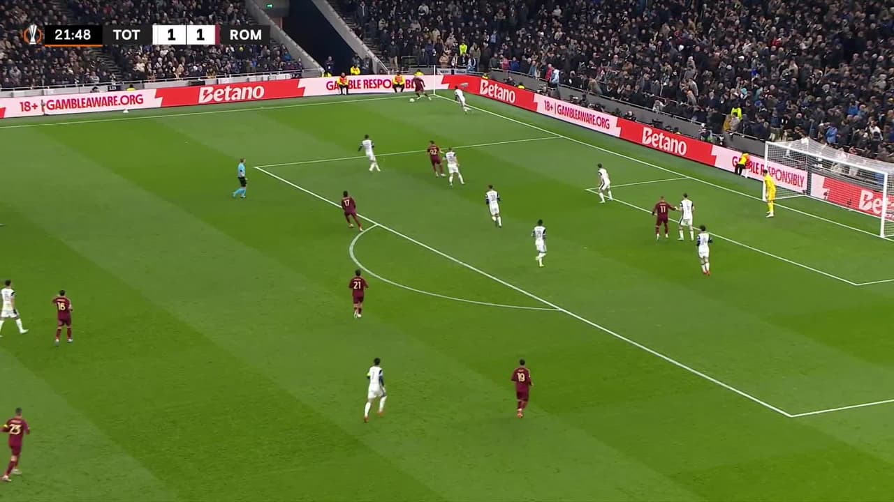 ¡GOL!  anota para AS Roma. Stephan El Shaarawy