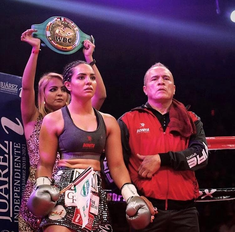 “Creo que solo es cuestión de tiempo “La Bonita” tiene las cualidades para ser campeona del mundo, estamos trabajando muy fuerte y en todos los aspectos, para cuando llegue la siguiente oportunidad va a estar lista, física y mentalmente, así que se puede coronar, ya lo demostramos contra Mariana Juárez, pero hay que seguir trabajando”, declaró su manager.