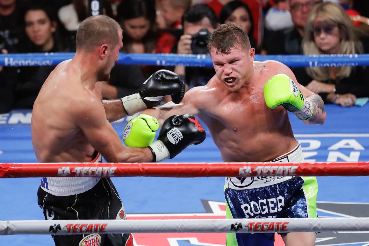 Saúl Álvarez se animó sobre el final del sexto round y conectó en la humaniad del europeo.