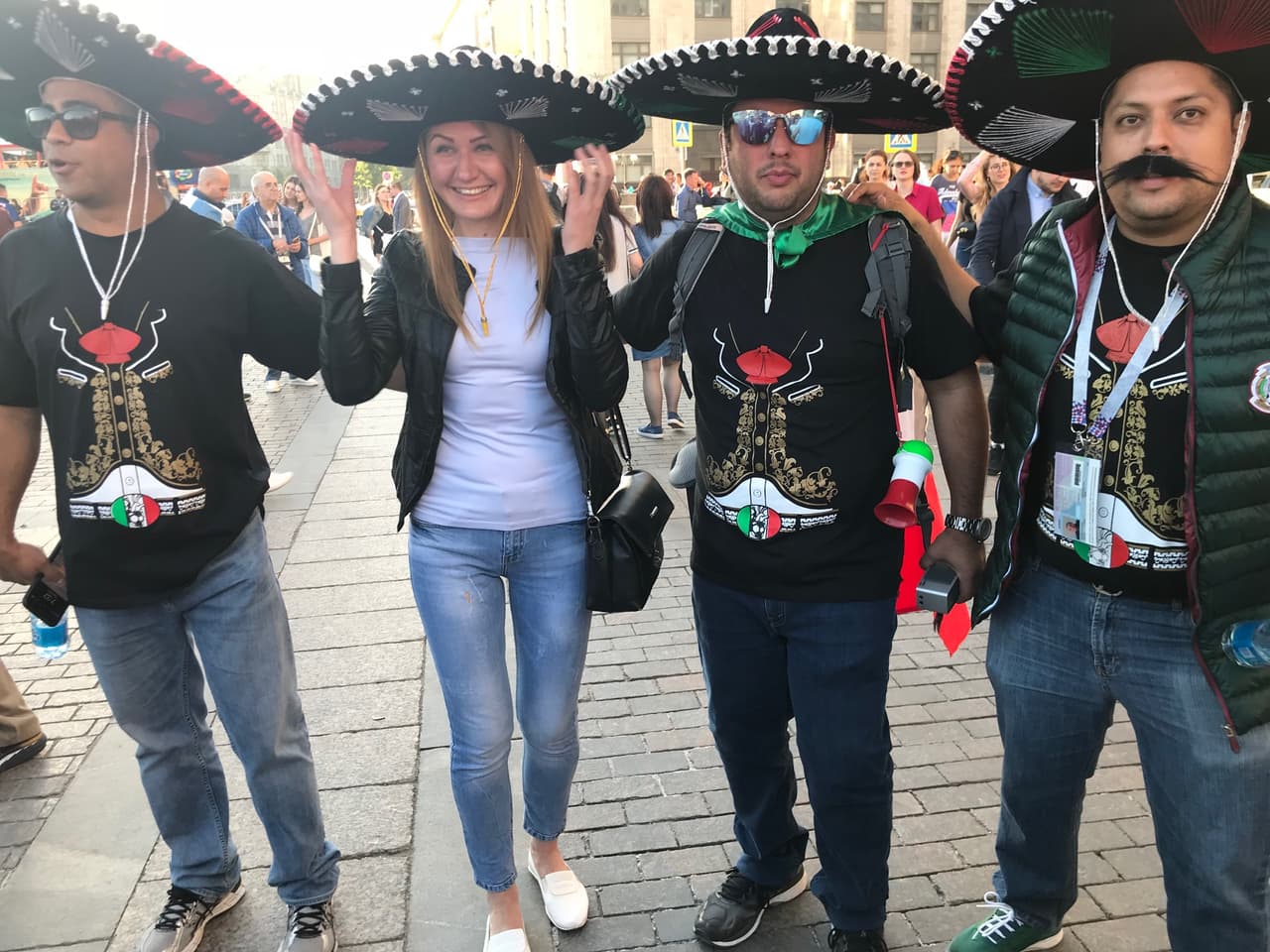 El sazón especial de los mundiales siempre son los fanáticos con su ánimo y su colorido.