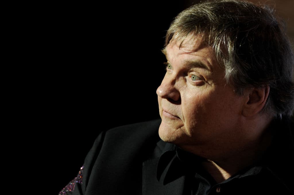 <b>Michael Lee Aday 'Meat Loaf', cantante y actor</b>
<br>
<br>Lee Aday murió el 20 de enero a los 74 años. 
<br>
<br>Durante su carrera musical el cantante vendió 100 millones de álbumes en todo el mundo, incluido uno de los más conocidos
<i> </i>Bat Out Of hell.
<i> </i>También actuó en películas como ‘The Rocky Horror Picture Show’ (1975), ‘Fight Club’ (1999) y ‘The 51st State’ (2002). "Nuestros corazones están rotos al anunciar que el incomparable Meat Loaf falleció esta noche
<b> </b>teniendo a su esposa Deborah al lado", decía el mensaje de su familia en Facebook. 
<br>
<br>
<br>
<br>