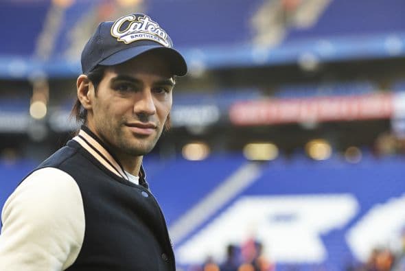 Incluso acudió a un partido amistoso de su equipo en el viejo continente.