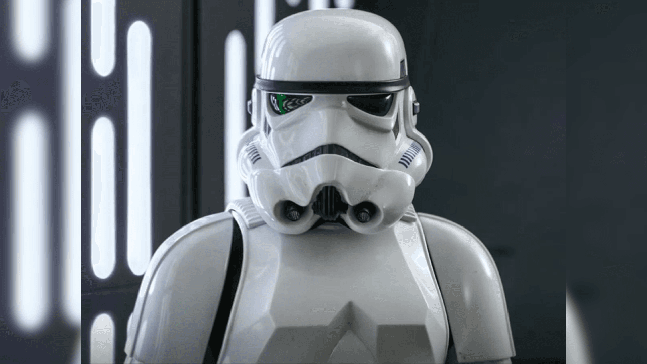 Cuando se dio a conocer el diseño de la nueva consola, varios usuarios publicaron fotos de artículos de casa, principalmente, refiriendo una similitud con el PlayStation 5.