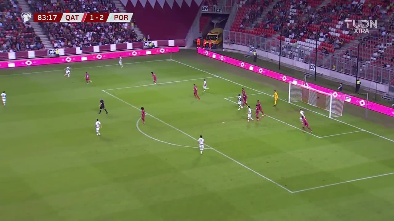 ¡TIRO ATAJADO! disparo por Bruno Fernandes.