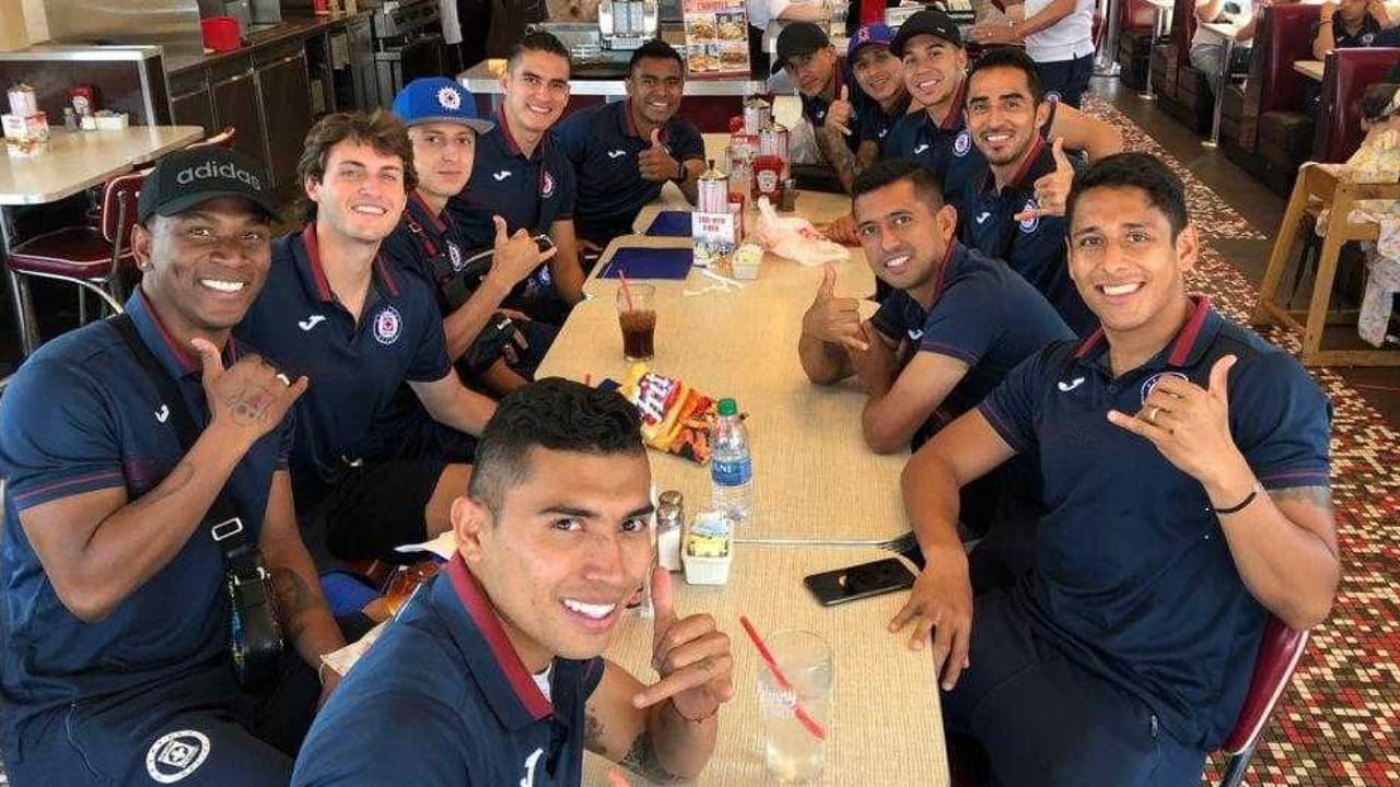 Cruz Azul se vacuna antes de partido en Liga de Campeones