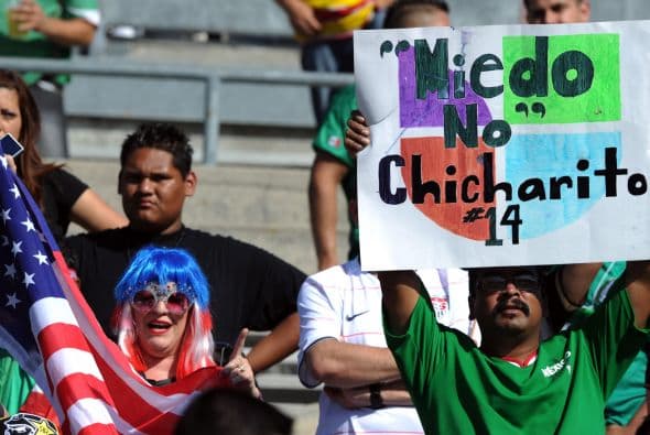 El cariño de los hinchas mejicanos con el Chicharito crece y crece...y también hacia Univision.