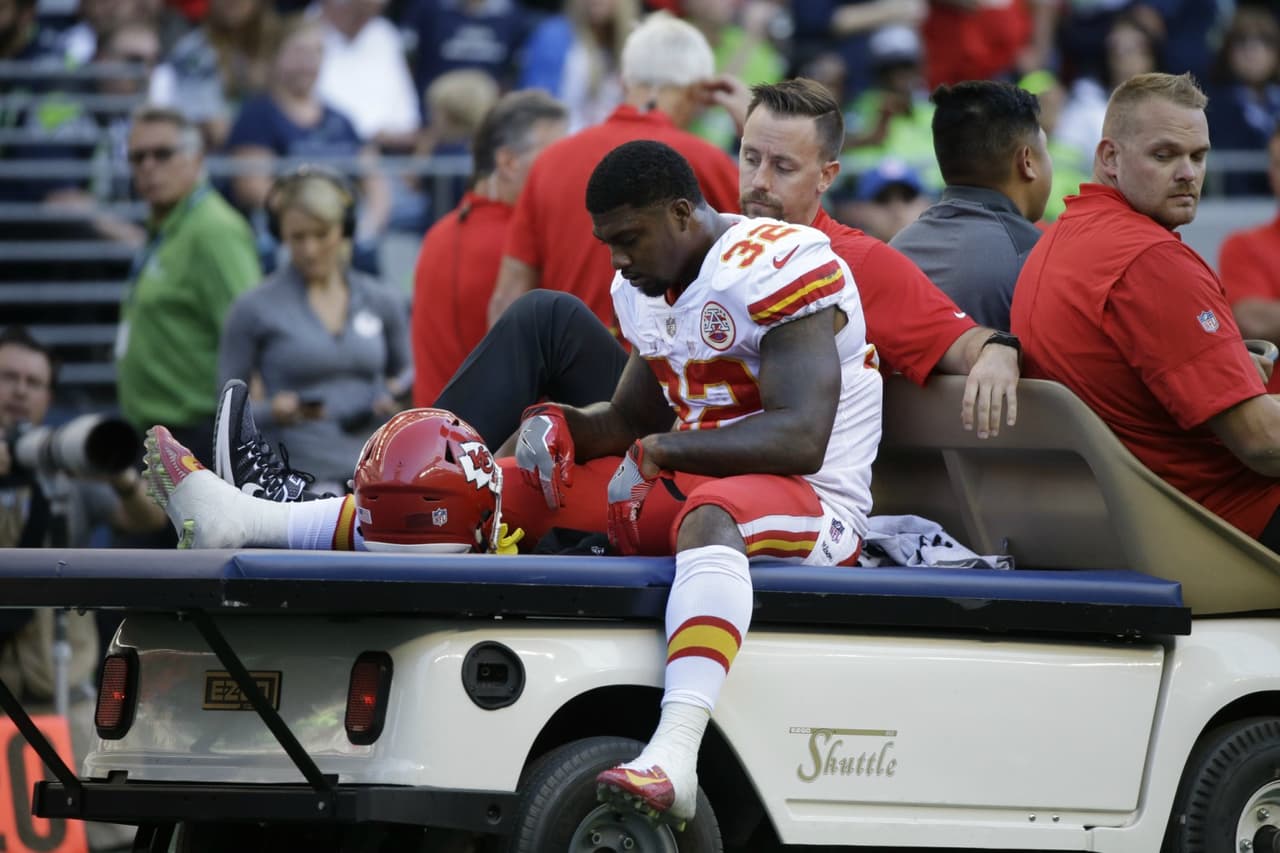 El corredor de los Chiefs Spencer Ware sufrió una torcedura de rodilla