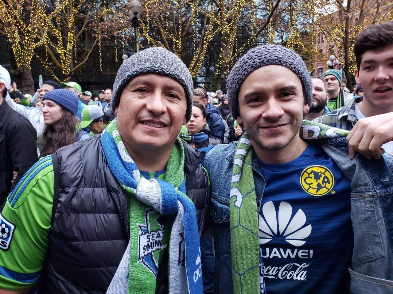 Gran ambiente entre la afición del Sounders previo al encuentro final contra el Toronto FC por la MLS Cup.