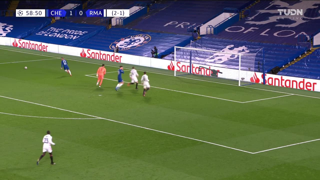 ¡TIRO ATAJADO! disparo por Kai Havertz.