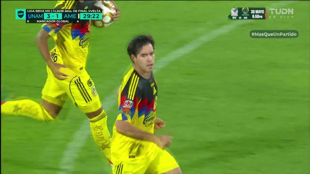 ¡Gol del América! Pato Salas gana el salto y remata de cabeza para el 3-1