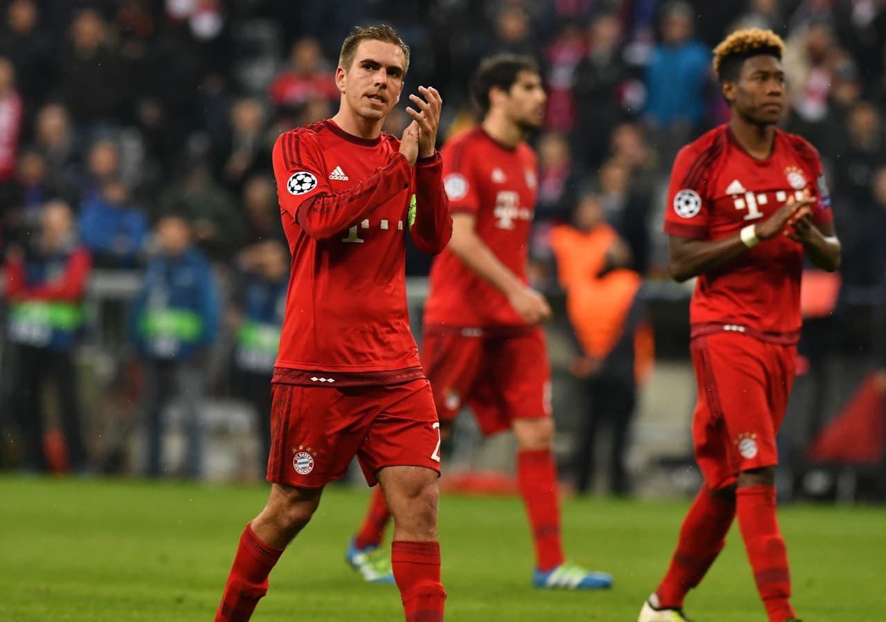 Los jugadores del Bayern aplauden a un público que nunda dejó de hinchar por los suyos.