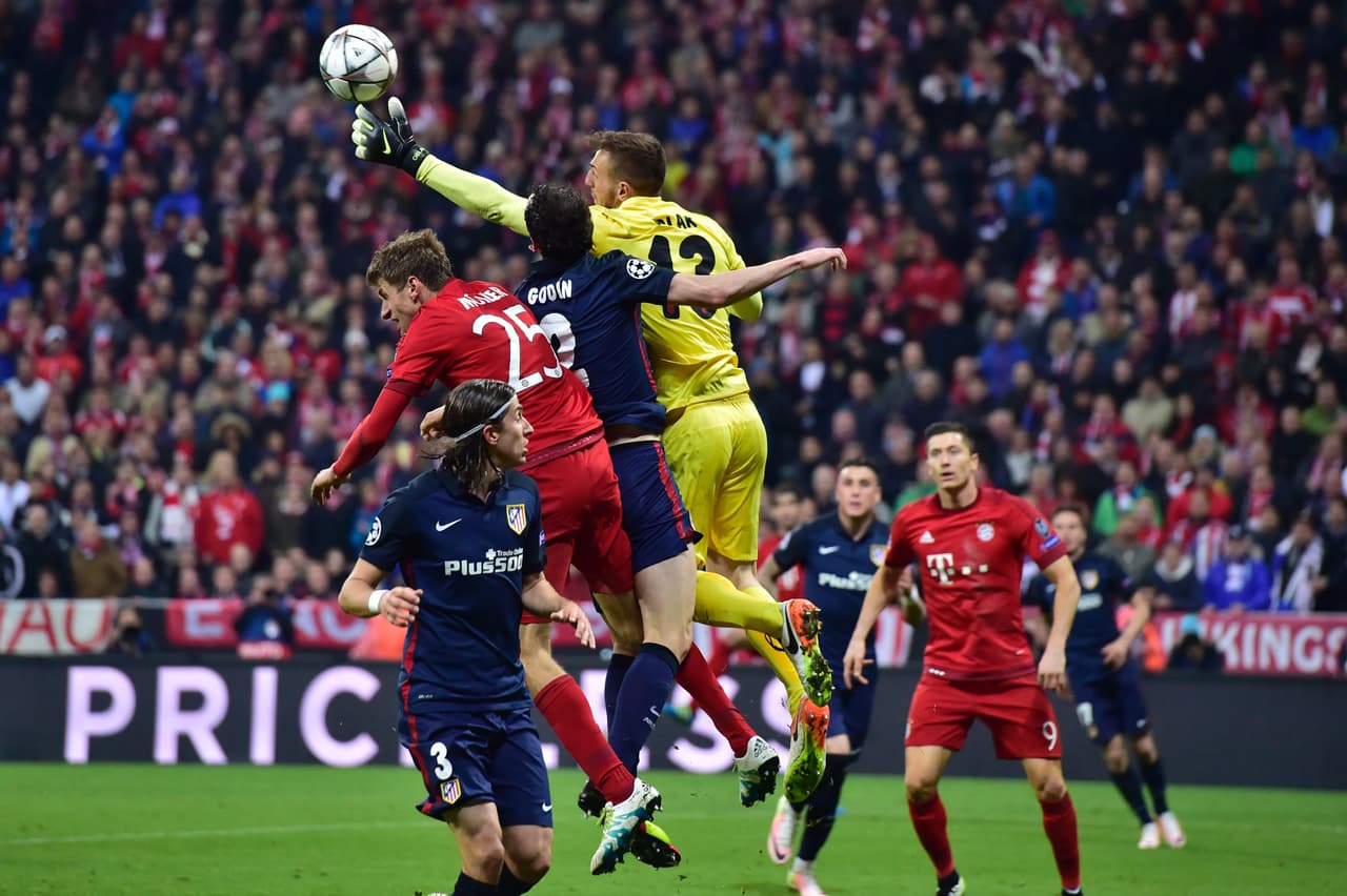 El Bayern siguió atacando y el Atlético veía en Oblak a su mejor jugador.