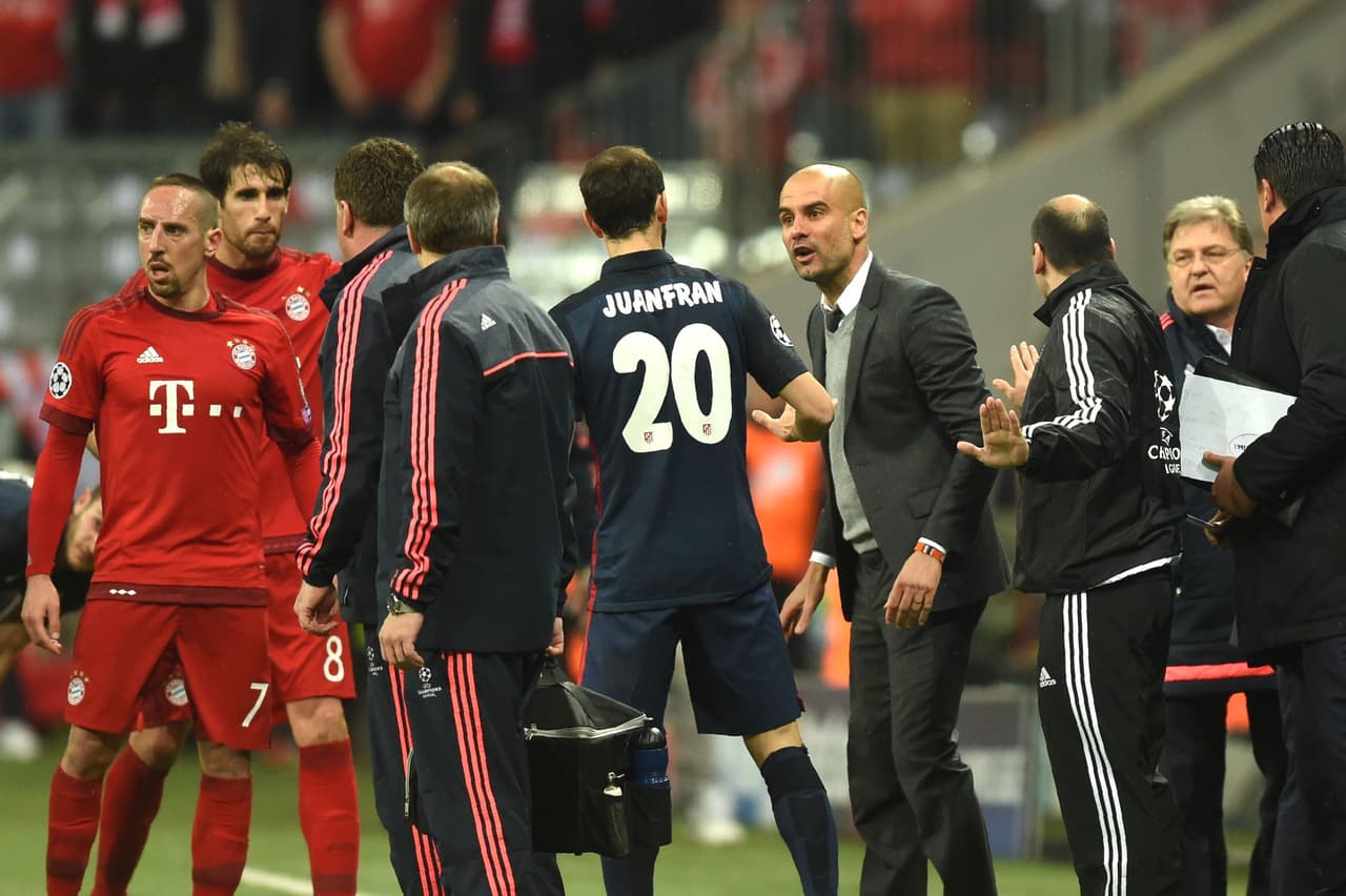 Y Juanfran se pelea con Guardiola.