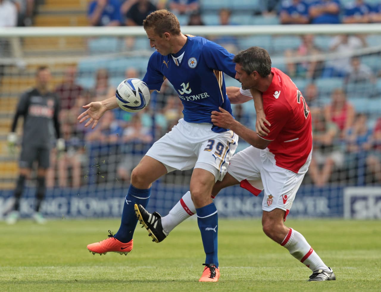 Era incluso el delantero titular del Leicester City antes de la llegada de Jamie Vardy. Con los Foxes, anotó 12 goles.