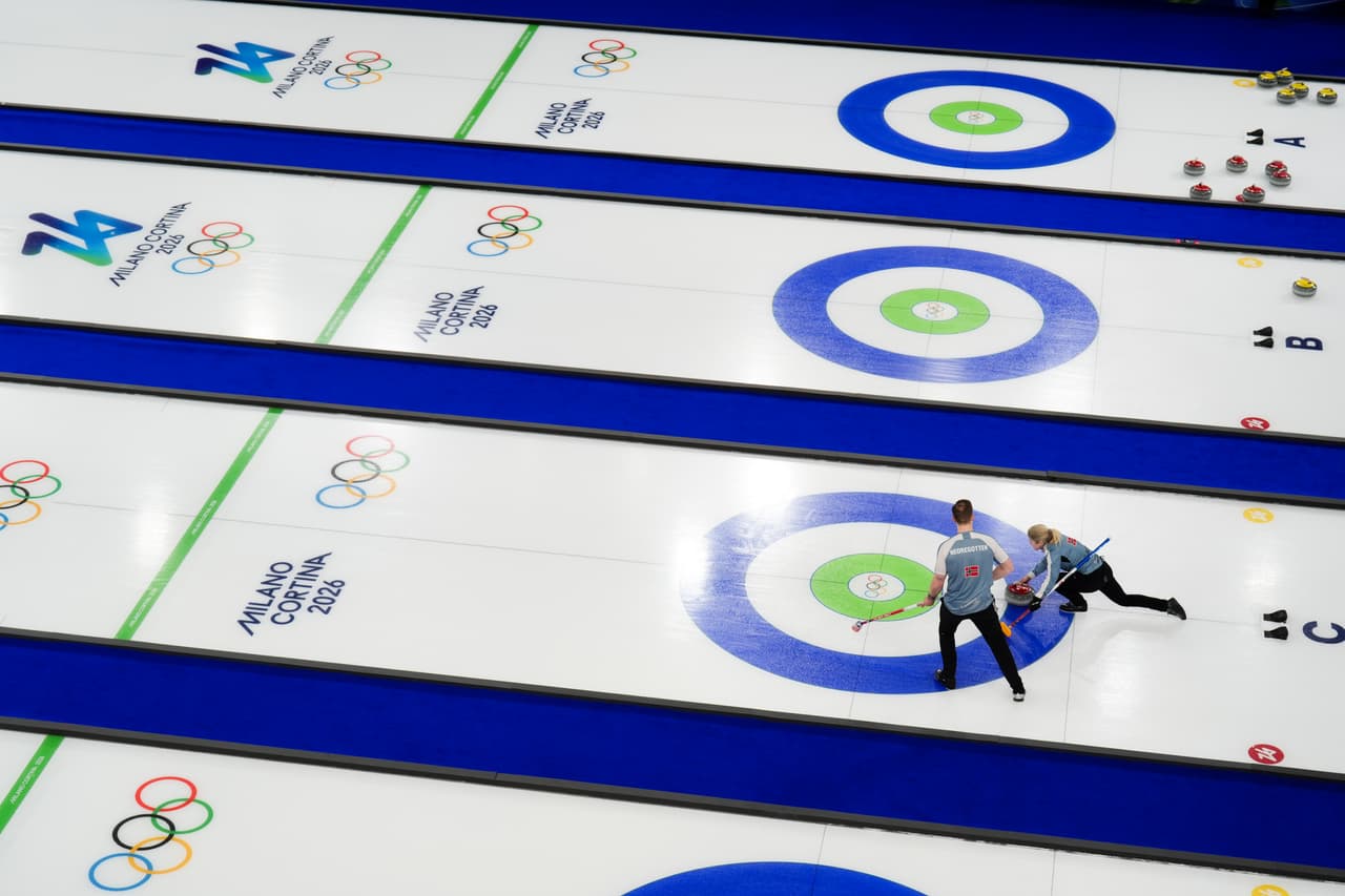 Juegos Olímpicos: ¿Por qué se rocía agua en las pistas de curling?