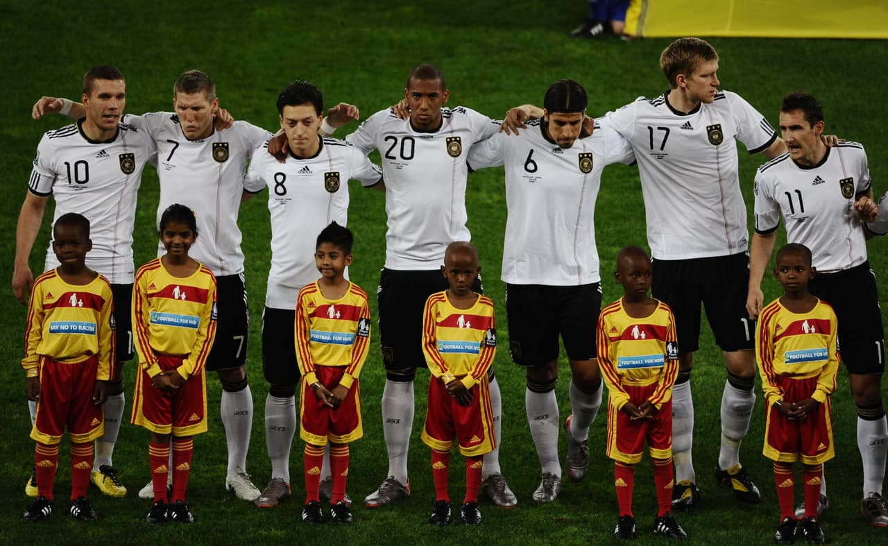 Con Sudáfrica 2010 acabó la exclusividad y fue entonces que jugadores como Klose, Boateng y Özil usaronn botines del fabricante estadounidense.