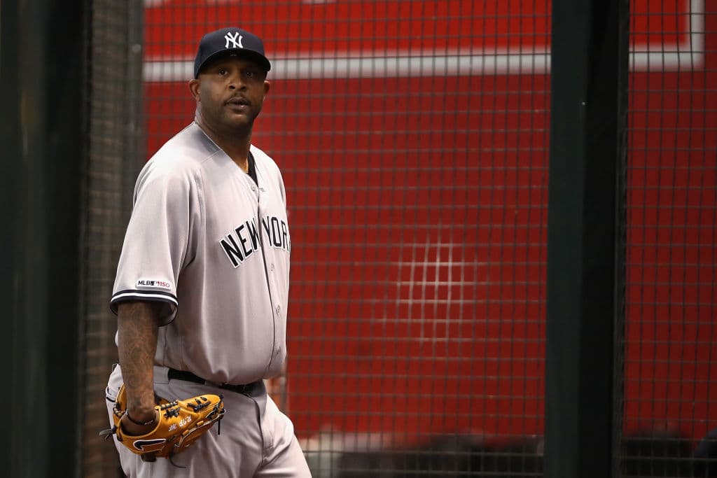 De alguna manera el veterano abridor de 38 años sabía que esta noche, de manera particular, las miradas se iban a centrar en todo lo que hiciera mientras se mantuviera en la loma de los disparos.