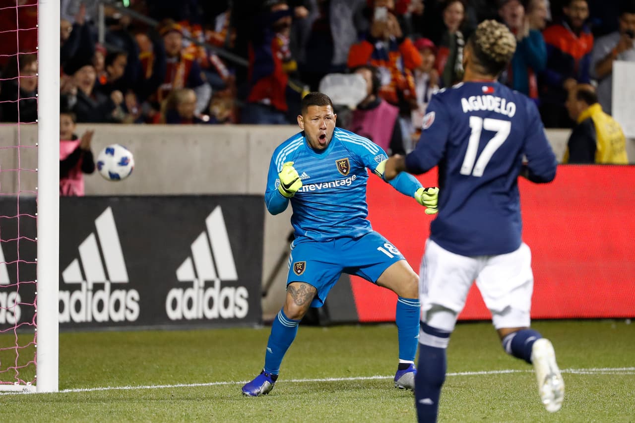 Nick Rimando y una cascada de goles, mantienen a Real Salt Lake en posición de Playoffs ante New England (4-1)