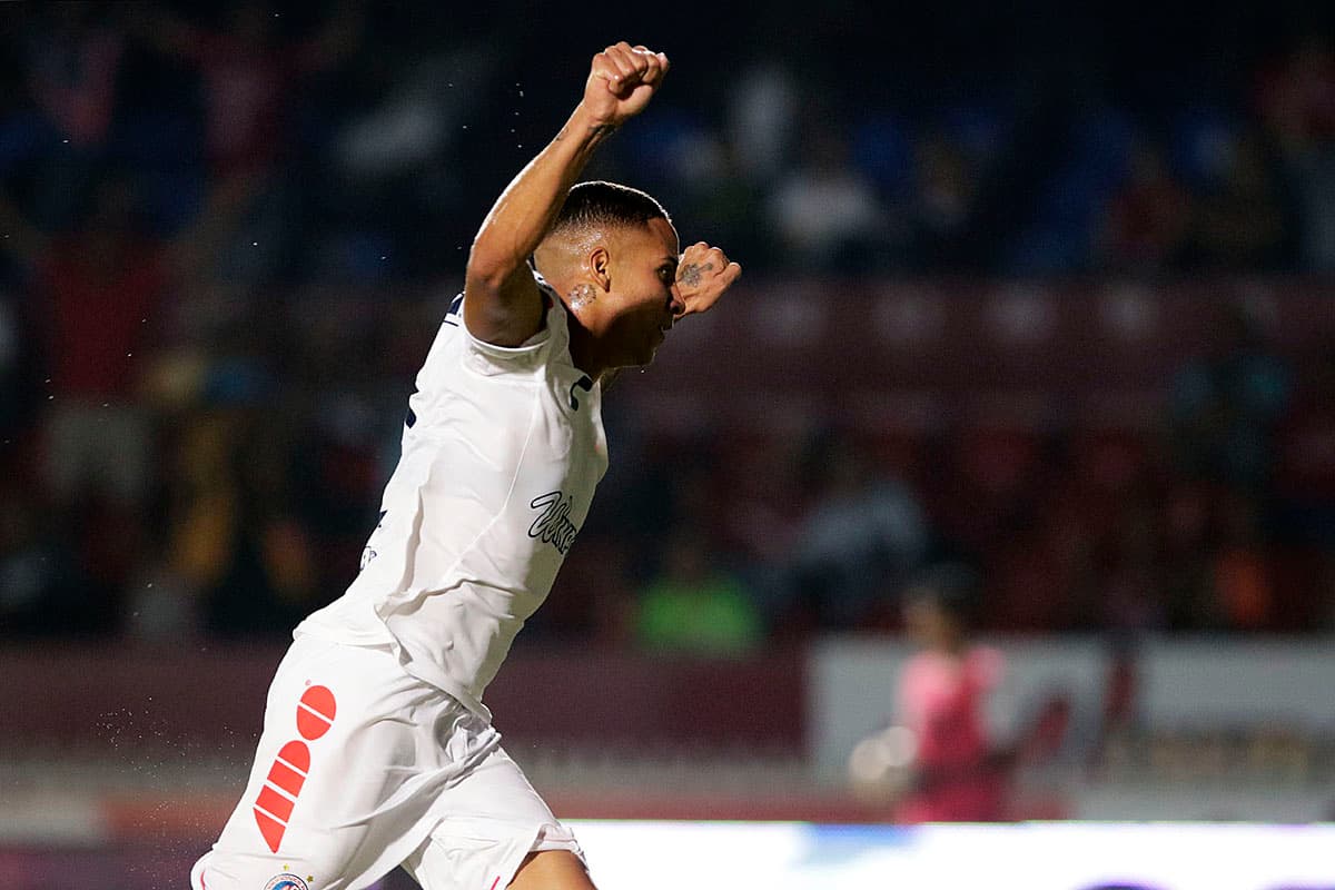 Ya en el segundo tiempo, Diego Chávez descontó al minuto 54 para el Veracruz que tomó un segundo aire en el encuentro.