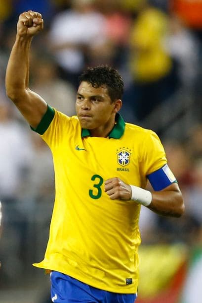 Thiago Silva: El defensor de la selección amazónica es el corazón de la defensa del “pentacampeón” y también sabe contagiar ánimo a sus compañeros.Más de ¡Golazo Extra!