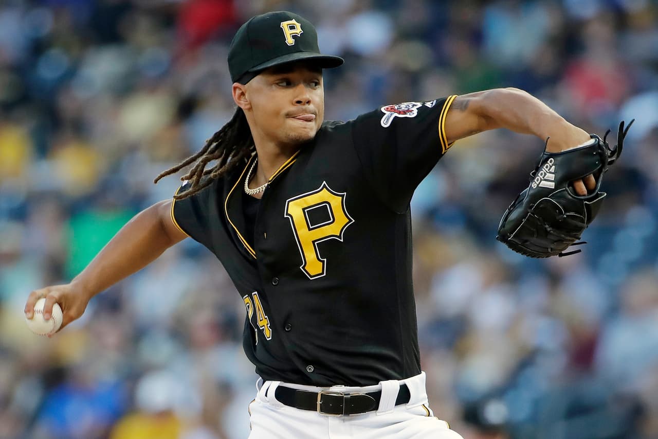 El abridor de los Pittsburgh Pirates Chris Archer fue operado el martes en San Luis por el doctor Robert Thompson para aliviar los síntomas del síndrome de abertura torácica.