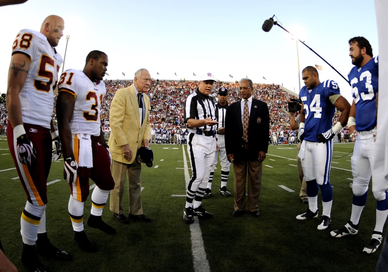 En la edición de 2008 los invitados fueron los Washington Redskins y los Indianapolis Colts. En la foto, con el 63, se ve al entonces joven centro de los Potros, Jeff Staurday. Ganó Washington 30-16.