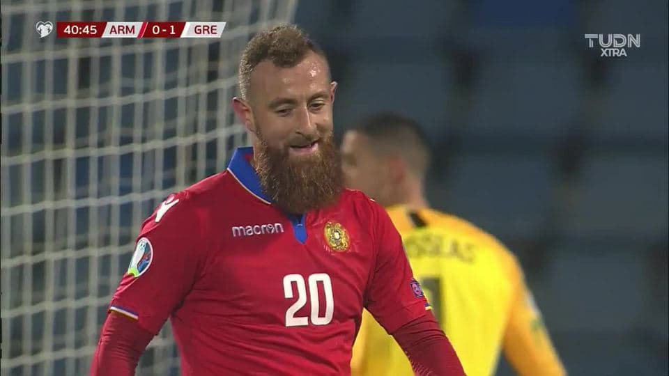 Tiro desviado de Aleksandre Karapetian