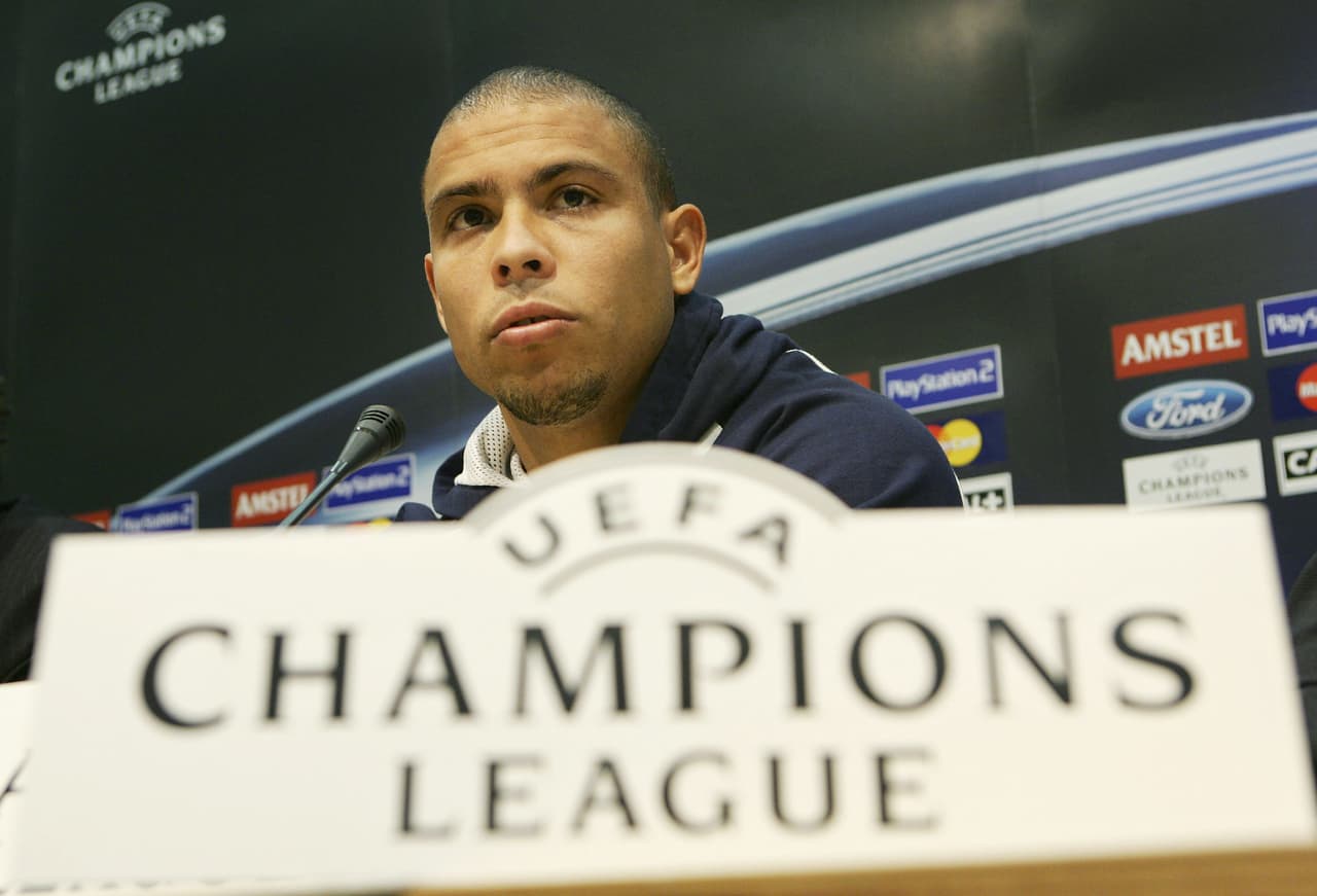 Sin embargo, en ninguno de los clubes que militó, ni siquiera con el poderoso Real Madrid o Milán en su mejor momento, pudo ser campeón de la Champions League, su gran deuda.