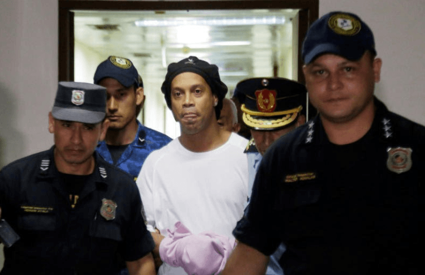 Ronaldinho, en prisión en Paraguay