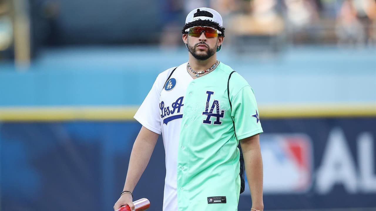 Bad Bunny se roba los reflectores del Juego de Celebridades
