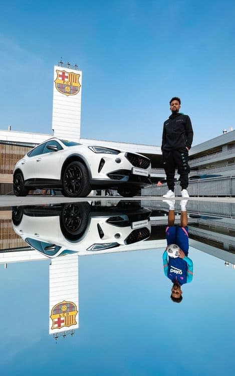 Marc-André Ter Stegen, quien es embajador mundial de CUPRA, eligió la nueva versión híbrida enchufable de 245 CV.