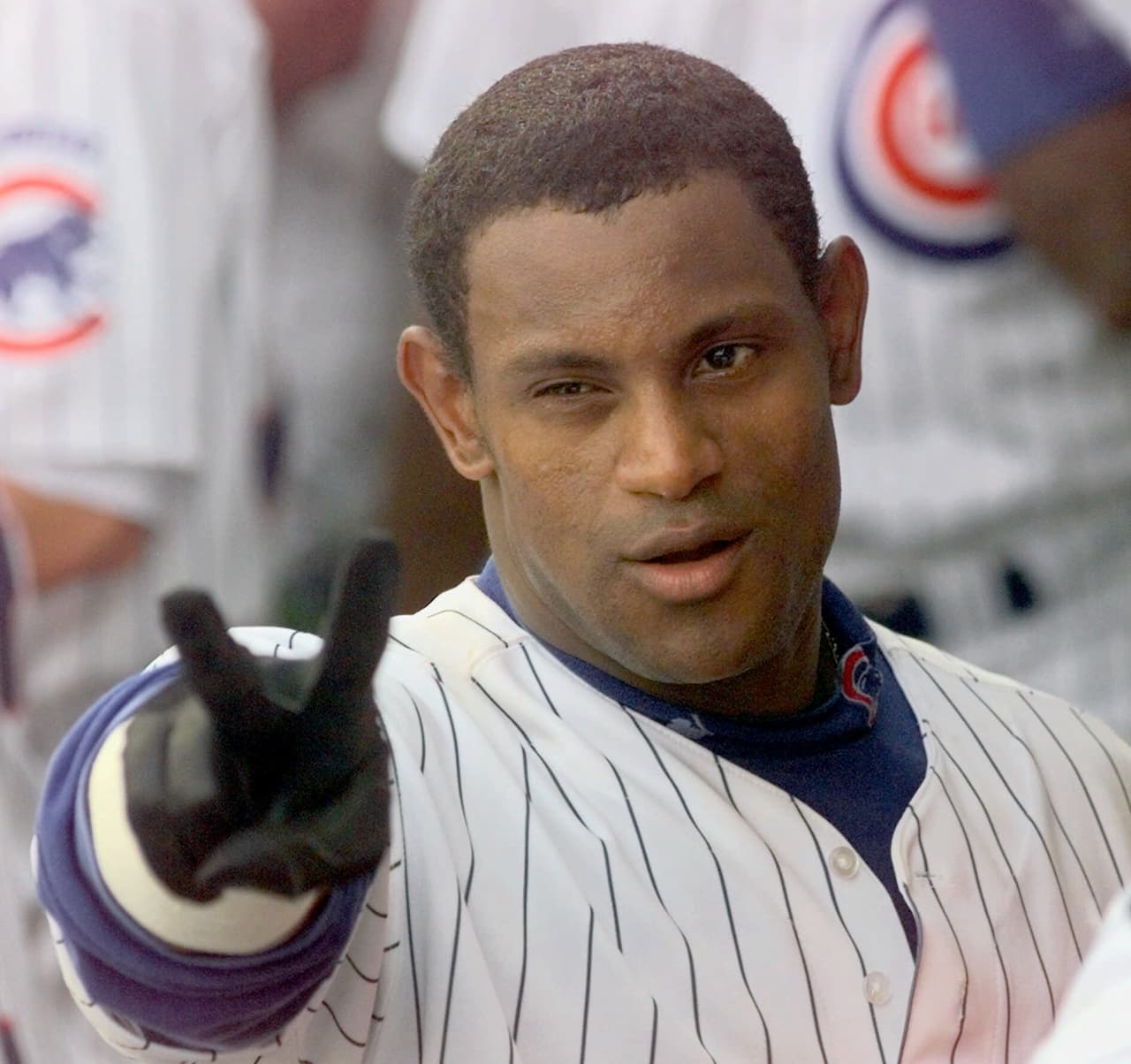 En 1992, tras jugar con los Chicago White Sox, pasó a los Chicago Cubs donde tuvo sus mejores años en la MLB.