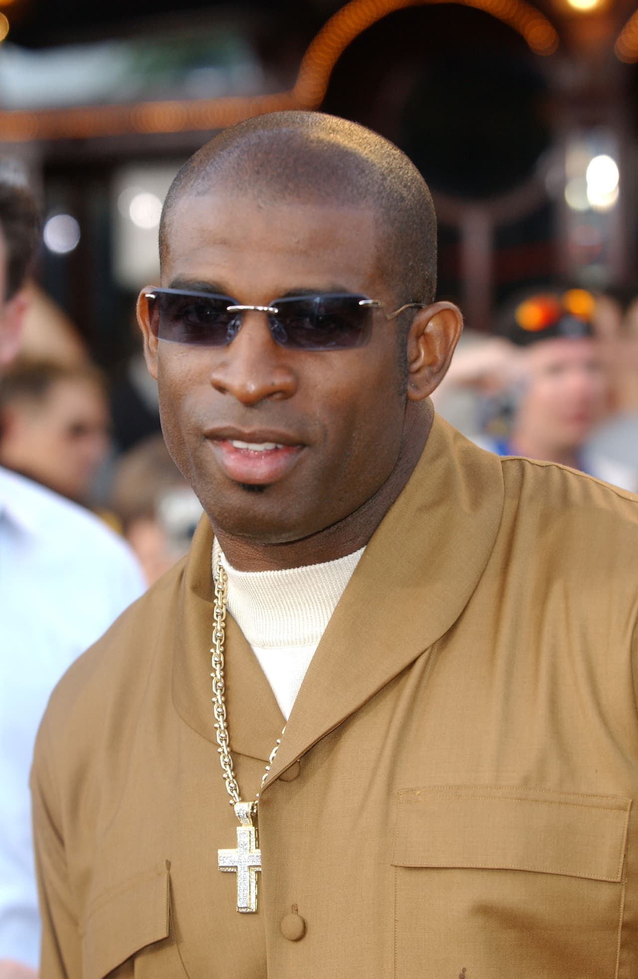Cerramos la lista con Deion Sanders. Fue estrella de la NFL, de la MLB y en el cine actuó junto a Kevin Costner y Jennifer Garner en la película "Decisión Final".