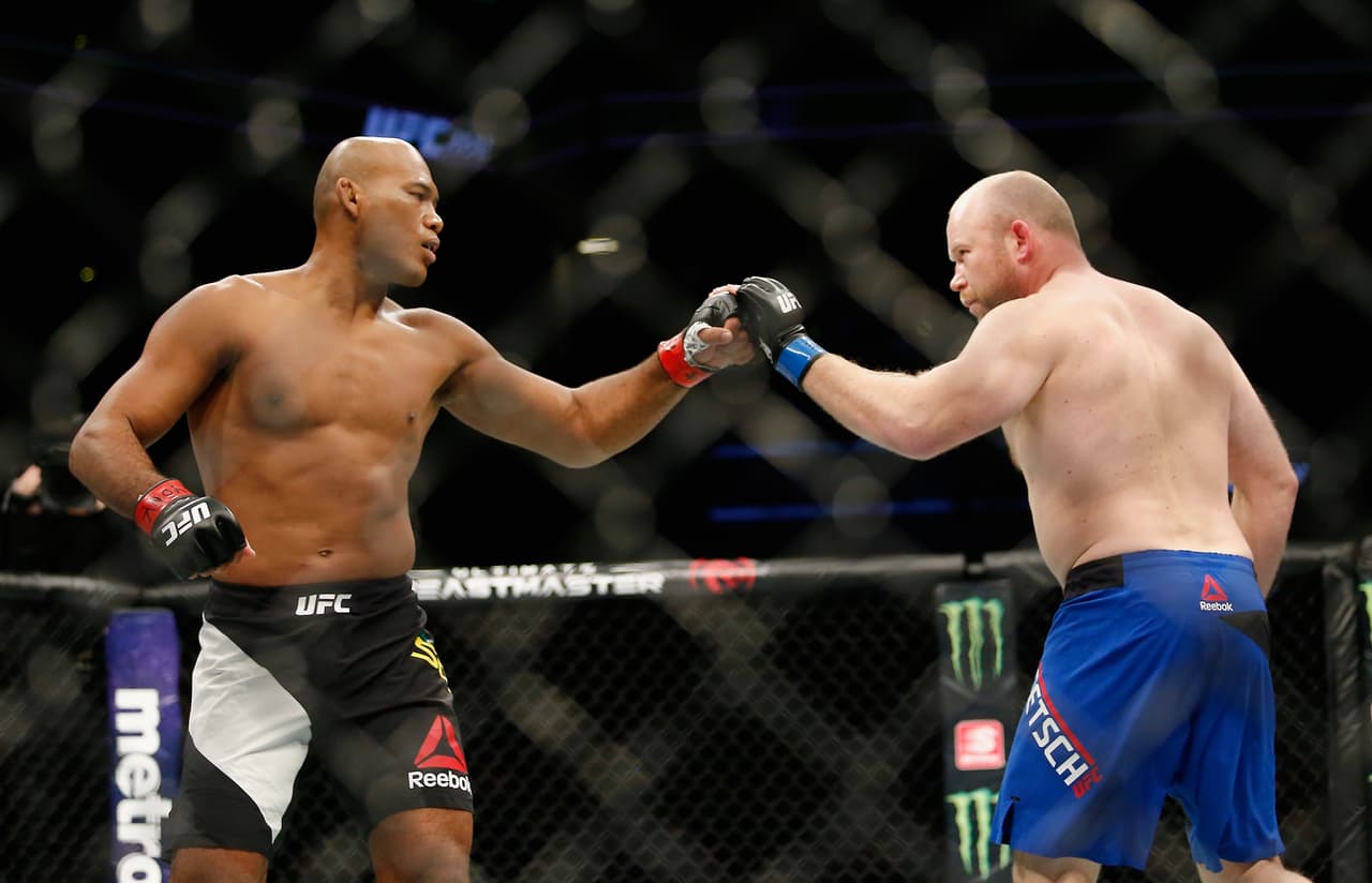 Germaine de Randamie hizo historia al proclamarse como campeona pluma y Anderson Silva volvió al triunfo tras cinco años.