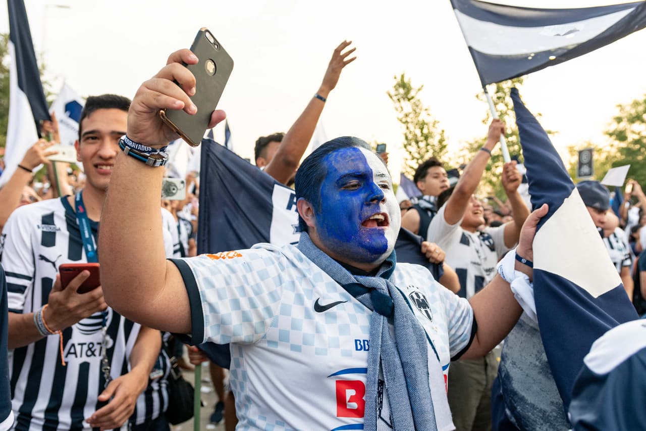 Este fue el ambiente alrededor del Estadio BBVA previo a la Final de la Liga Campeones de la Concacaf entre Monterrey y Tigres.